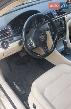 Седан Volkswagen Passat 2015 в 