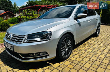 Седан Volkswagen Passat 2011 в 