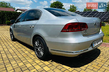Седан Volkswagen Passat 2011 в 