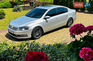 Седан Volkswagen Passat 2011 в 