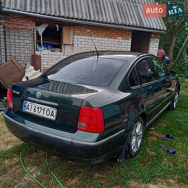 Седан Volkswagen Passat 1997 в Погребище