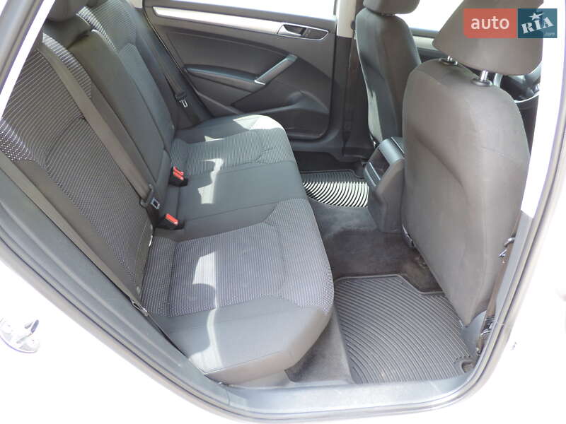 Седан Volkswagen Passat 2016 в Фастове