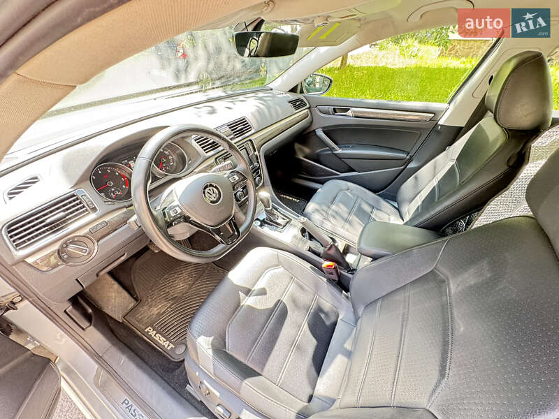 Седан Volkswagen Passat 2018 в Львові