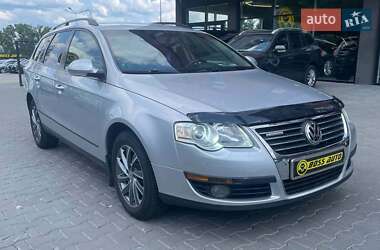 Універсал Volkswagen Passat 2010 в Чернівцях