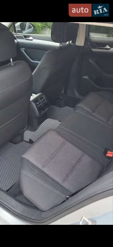 Универсал Volkswagen Passat 2016 в Житомире