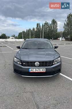 Седан Volkswagen Passat 2016 в Дніпрі