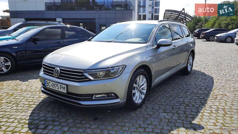 Седан Volkswagen Passat 2015 в Львові