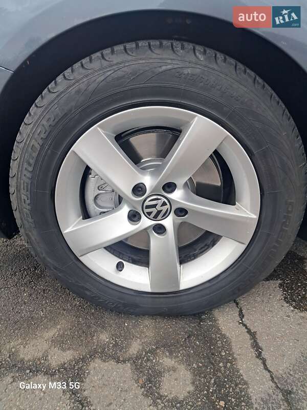 Универсал Volkswagen Passat 2011 в Черновцах