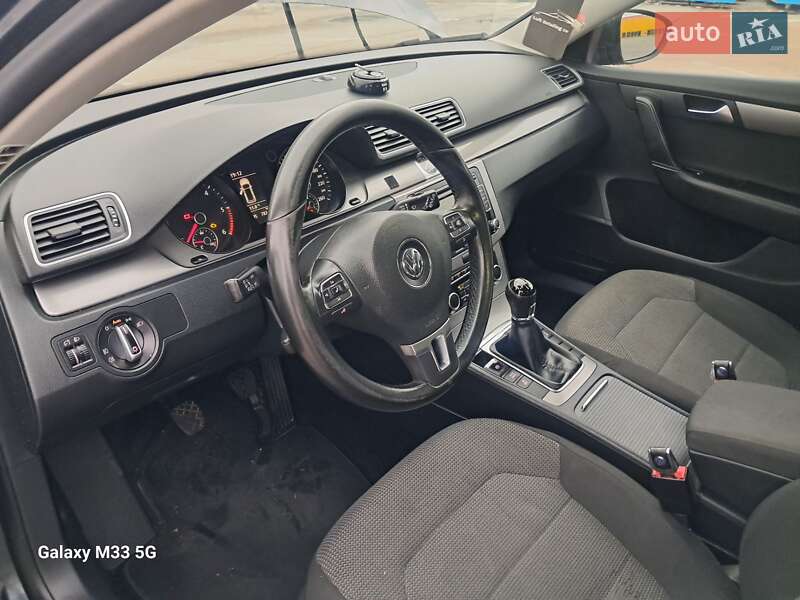 Универсал Volkswagen Passat 2011 в Черновцах