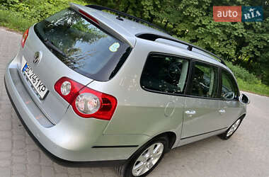 Універсал Volkswagen Passat 2009 в 
