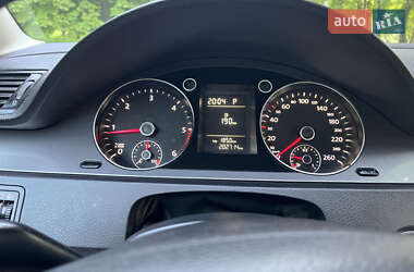 Універсал Volkswagen Passat 2009 в 