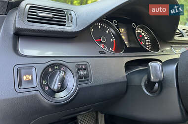Універсал Volkswagen Passat 2009 в 