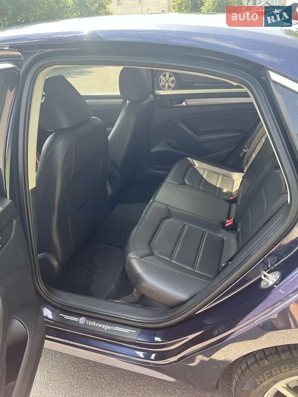 Седан Volkswagen Passat 2015 в Луцке фото 4 Седан Volkswagen Passat 2015 в Луцке