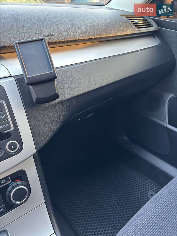 Універсал Volkswagen Passat 2010 в Бердичеві