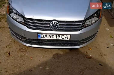 Седан Volkswagen Passat 2014 в Ірпені