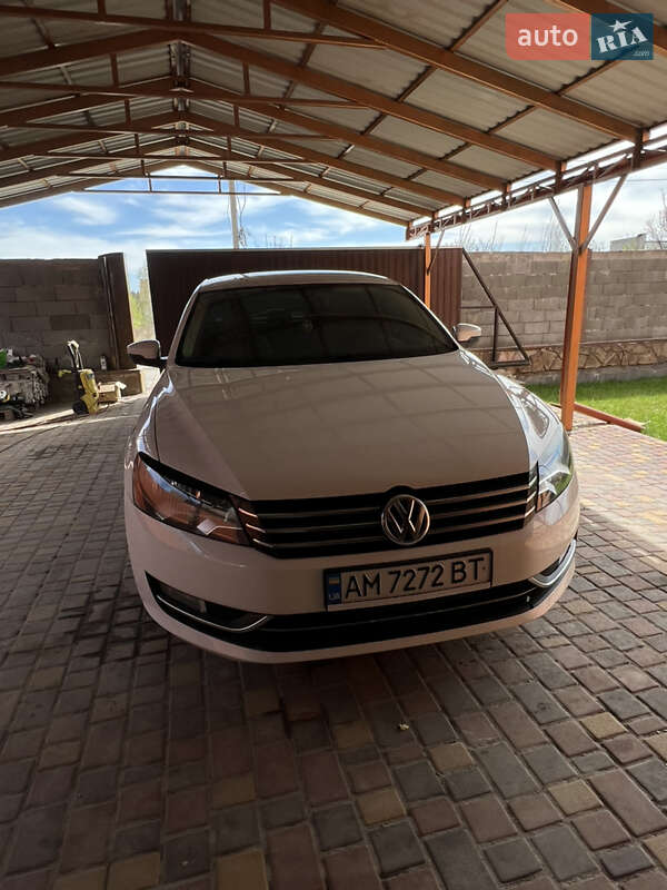 Седан Volkswagen Passat 2012 в Коростышеве