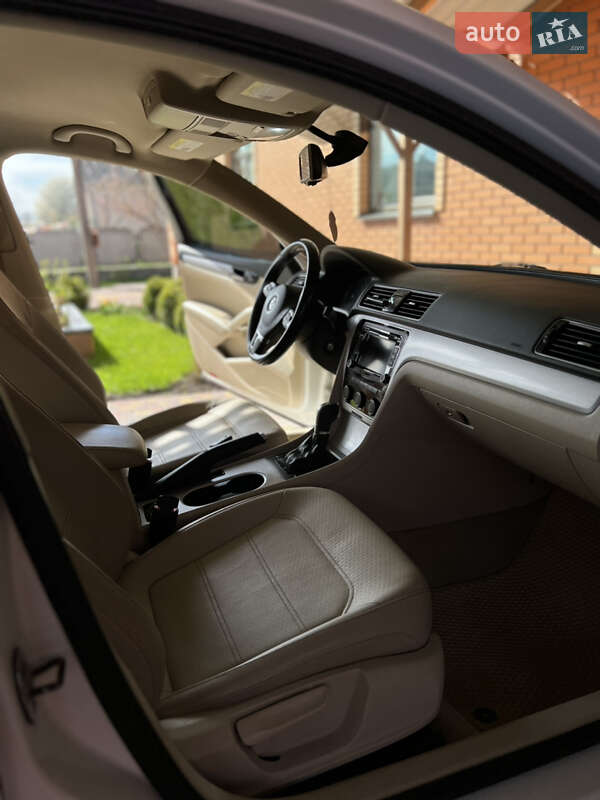 Седан Volkswagen Passat 2012 в Коростышеве