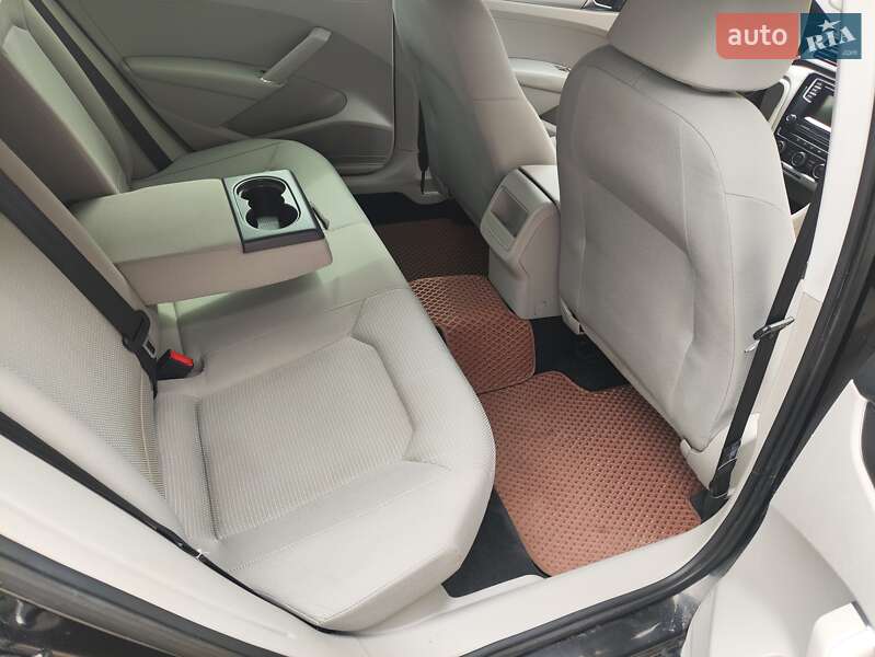 Седан Volkswagen Passat 2016 в Тернополе