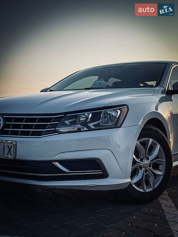 Седан Volkswagen Passat 2017 в Черкасах
