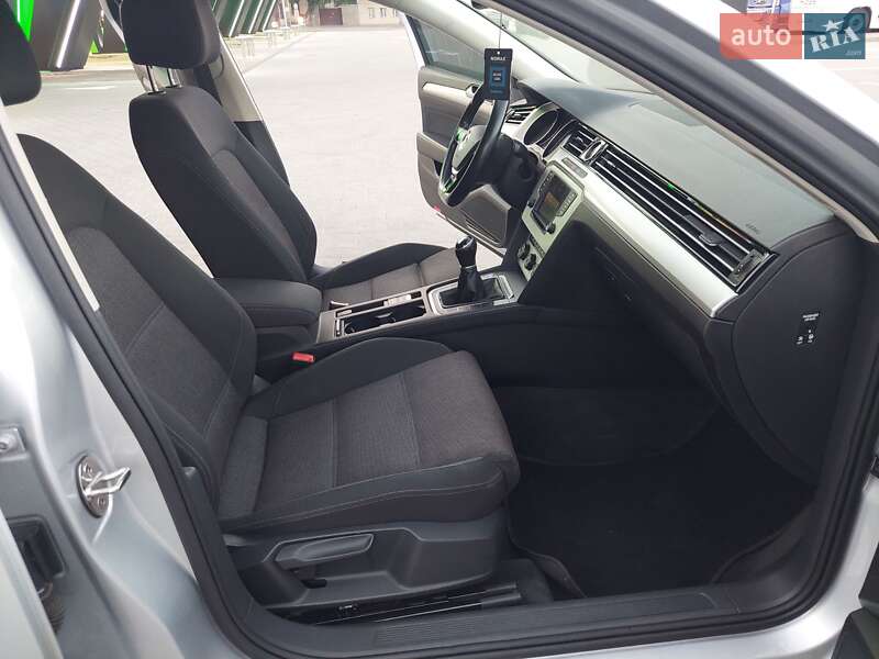 Седан Volkswagen Passat 2016 в Одесі