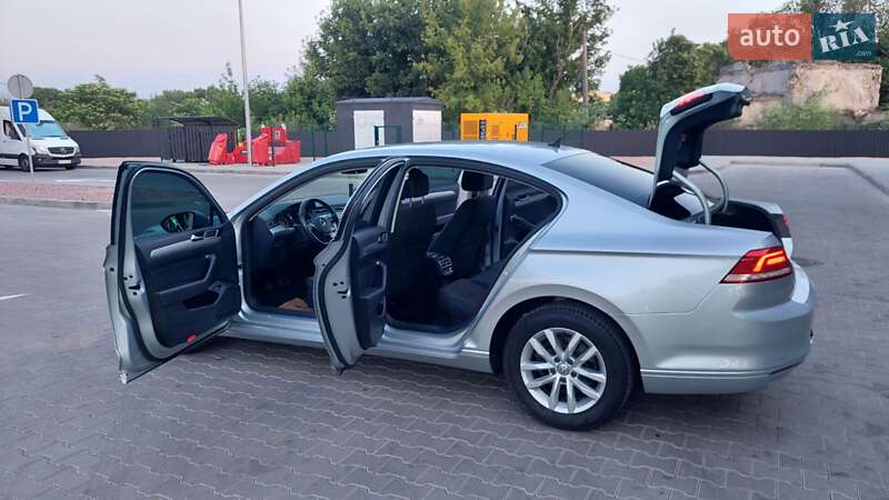 Седан Volkswagen Passat 2016 в Одесі