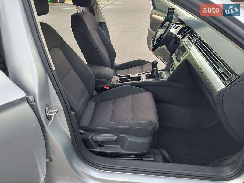 Седан Volkswagen Passat 2016 в Одесі