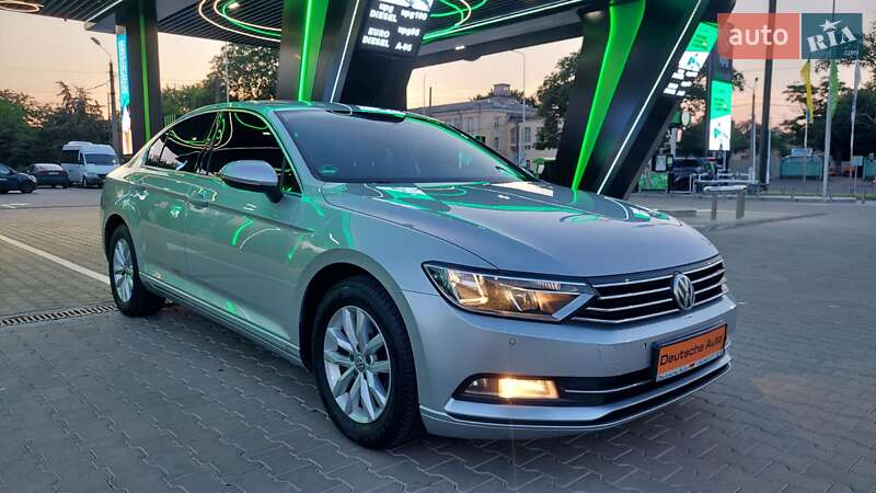 Седан Volkswagen Passat 2016 в Одесі