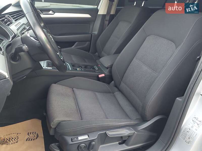 Седан Volkswagen Passat 2016 в Одесі