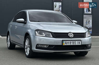 Седан Volkswagen Passat 2013 в Киеве