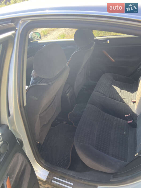 Седан Volkswagen Passat 2003 в Очакове