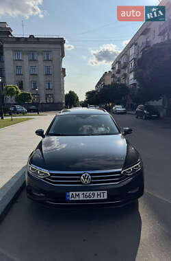 Универсал Volkswagen Passat 2020 в Житомире