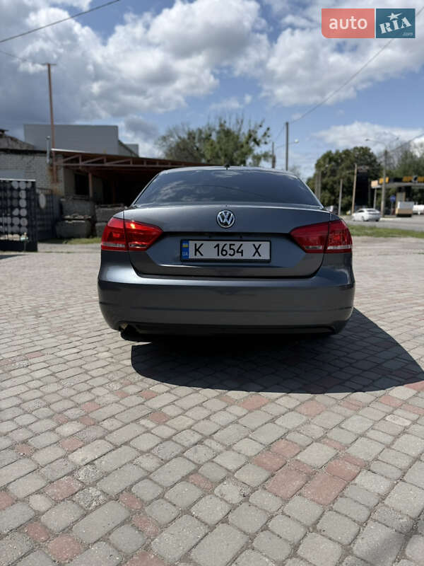 Седан Volkswagen Passat 2012 в Харькове