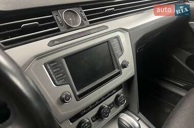 Седан Volkswagen Passat 2016 в 