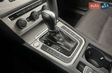 Седан Volkswagen Passat 2016 в 