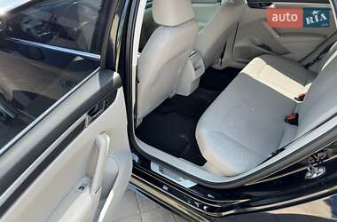 Седан Volkswagen Passat 2016 в 