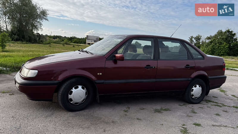 Седан Volkswagen Passat 1996 в Черкасах
