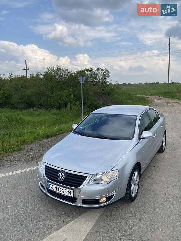 Седан Volkswagen Passat 2005 в Городку