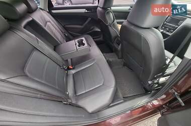 Седан Volkswagen Passat 2011 в 