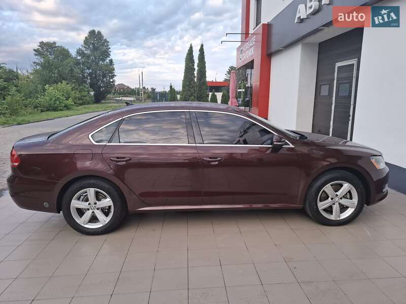 Седан Volkswagen Passat 2011 в 