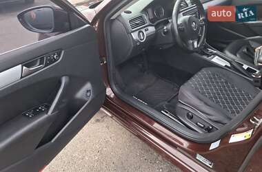 Седан Volkswagen Passat 2011 в 