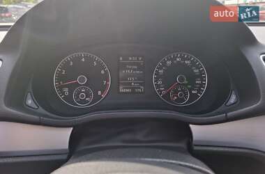 Седан Volkswagen Passat 2011 в 