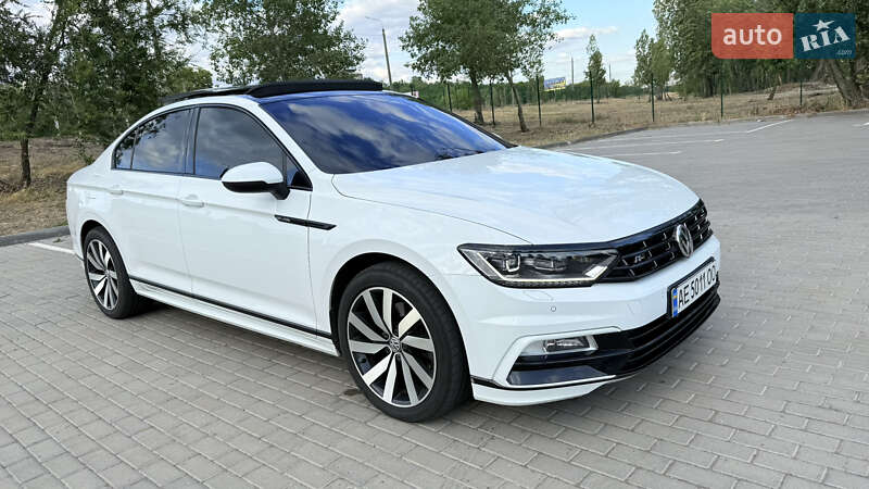 Седан Volkswagen Passat 2016 в Києві