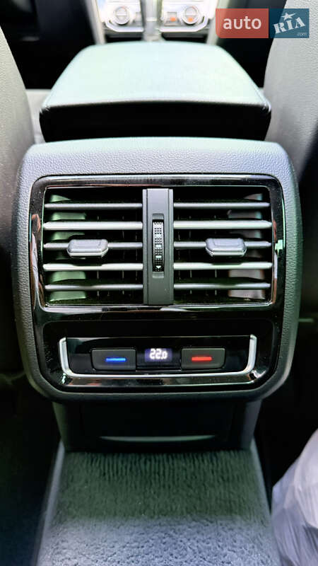 Седан Volkswagen Passat 2016 в Києві