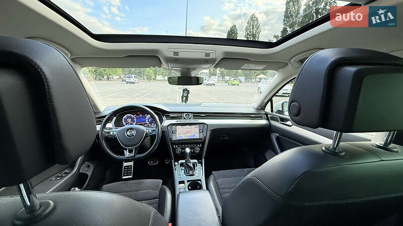 Седан Volkswagen Passat 2016 в Києві