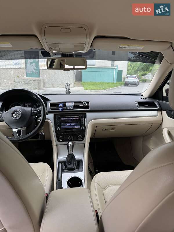 Седан Volkswagen Passat 2012 в Чернігові