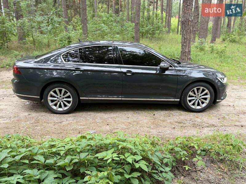 Седан Volkswagen Passat 2017 в Богодухове