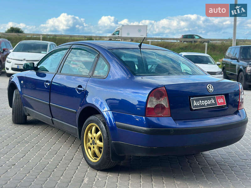 Седан Volkswagen Passat 2002 в Львове