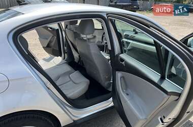 Седан Volkswagen Passat 2010 в 