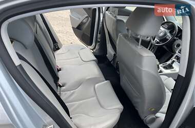 Седан Volkswagen Passat 2010 в 