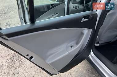 Седан Volkswagen Passat 2010 в 